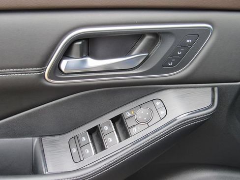 Certified 2023 Nissan Rogue Platinum AWD/4WD image 22