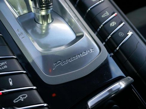Used 2013 Porsche Panamera GTS AWD/4WD image 28