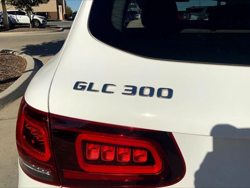 Used 2021 Mercedes-Benz GLC 300 4MATIC image 32