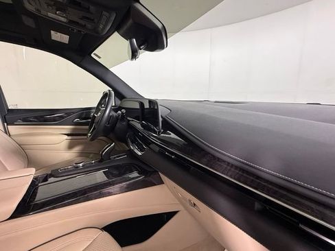 Used 2023 Cadillac Escalade Premium Luxury AWD/4WD image 34