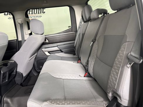 Used 2022 Toyota Tundra SR5 w/ SR5 Convenience Package AWD/4WD image 22