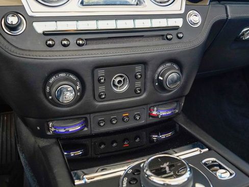 Used 2016 Rolls-Royce Dawn image 63