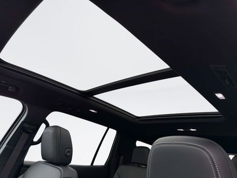 New 2026 Chevrolet Traverse LT w/ Enhanced Driving Package FWD image 25