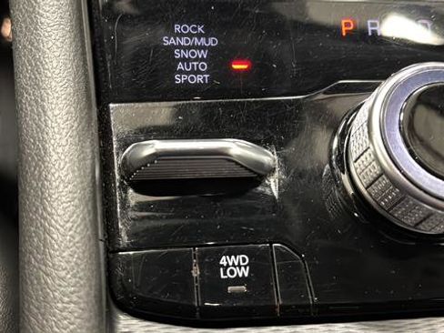 Used 2023 Jeep Grand Cherokee 4WD 4xe image 33