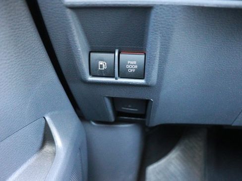Used 2023 Toyota Sienna XLE FWD image 25
