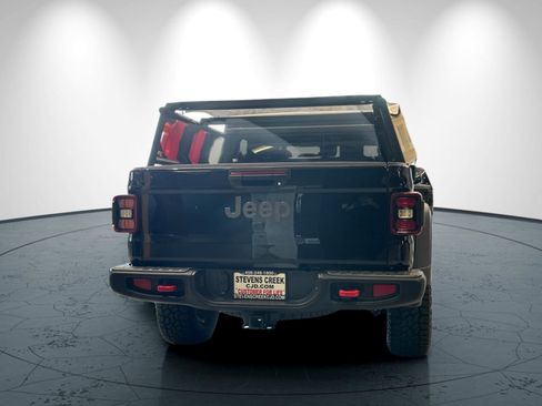 New 2025 Jeep Gladiator Rubicon w/ Convenience Group image 4