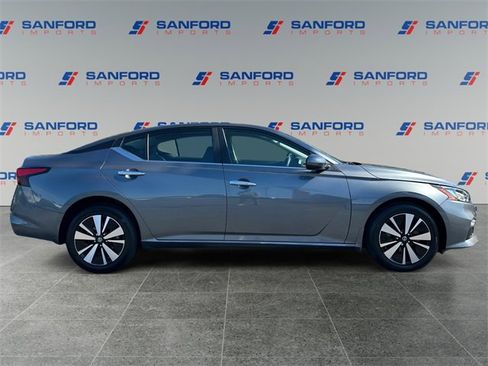 Used 2021 Nissan Altima 2.5 SV image 6