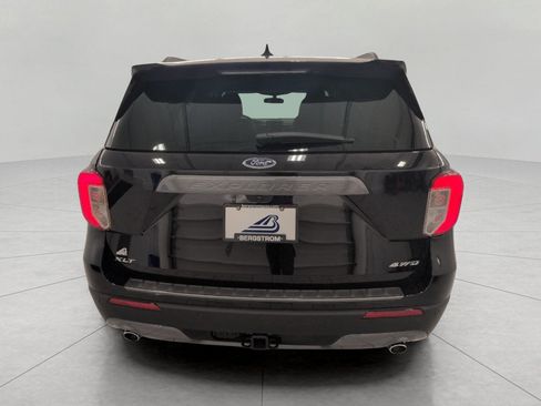 Used 2024 Ford Explorer XLT w/ Equipment Group 202A AWD/4WD image 25