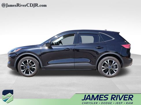 Used 2022 Ford Escape SE w/ SE Sport Appearance Package AWD/4WD image 2