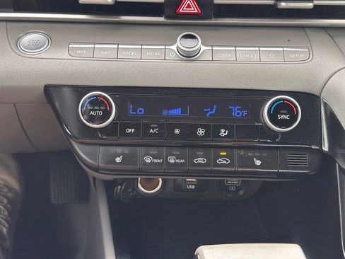 Used 2023 Hyundai Elantra SEL w/ Convenience Package image 32