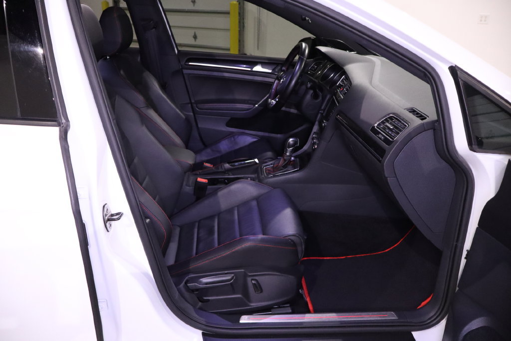 Used 2017 Volkswagen GTI SE FWD image 34