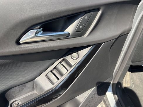 Used 2026 Chevrolet Equinox LT FWD image 23