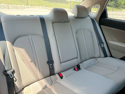 Used 2017 Kia Optima LX FWD image 12