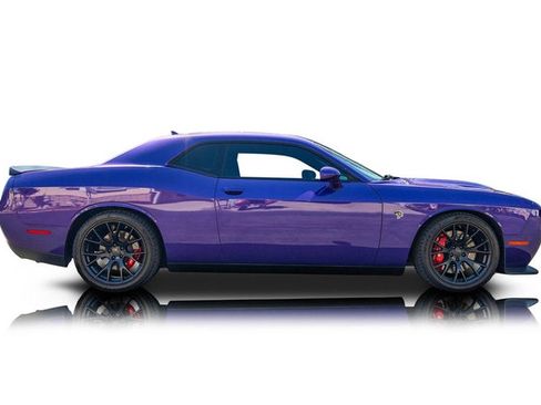 Used 2016 Dodge Challenger SRT Hellcat RWD image 2