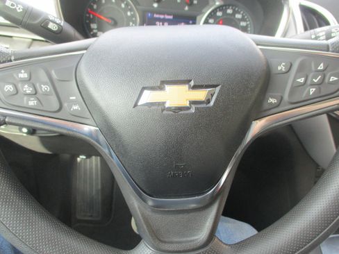 Used 2023 Chevrolet Equinox LT FWD image 17