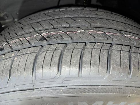 Certified 2025 INFINITI QX60 Pure image 11