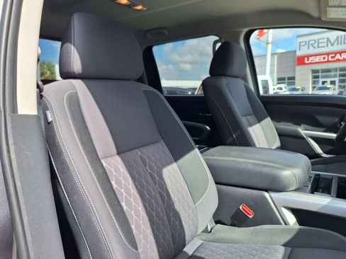 Used 2024 Nissan Titan SV w/ SV Convenience Package image 27