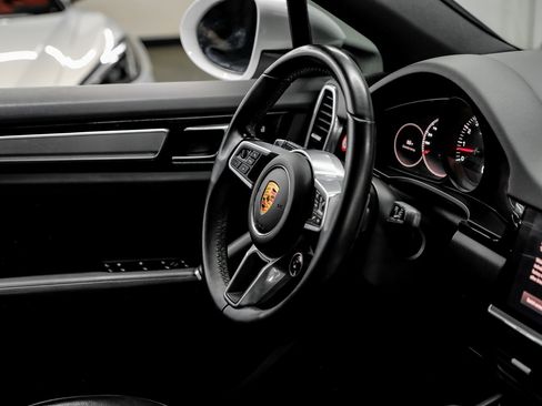 Used 2023 Porsche Cayenne Base image 24