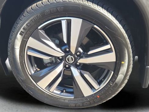 Used 2021 Nissan Rogue SL image 37