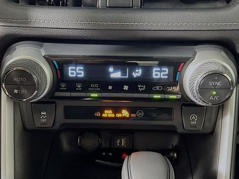 Used 2023 Toyota RAV4 XLE AWD/4WD image 26