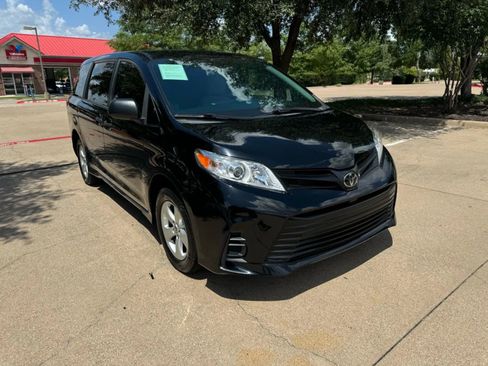 Used 2020 Toyota Sienna L FWD image 4