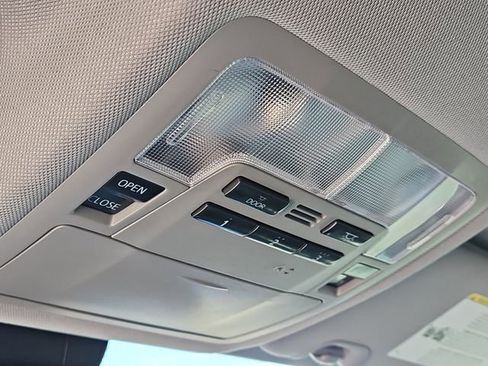 Used 2018 Toyota Highlander XLE image 31