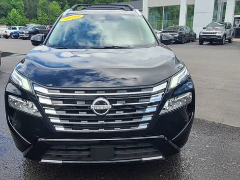 Used 2025 Nissan Rogue Platinum AWD/4WD image 9