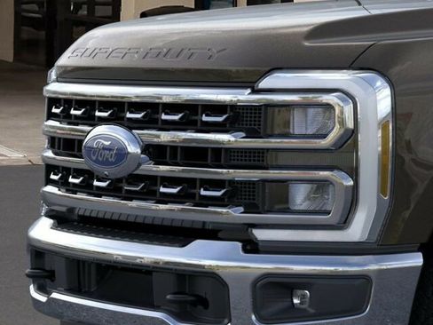 New 2025 Ford F250 Lariat w/ Chrome Package image 18
