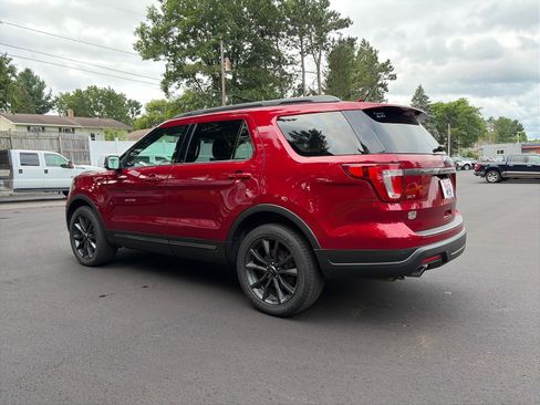 Used 2019 Ford Explorer XLT w/ Equipment Group 202A AWD/4WD image 4