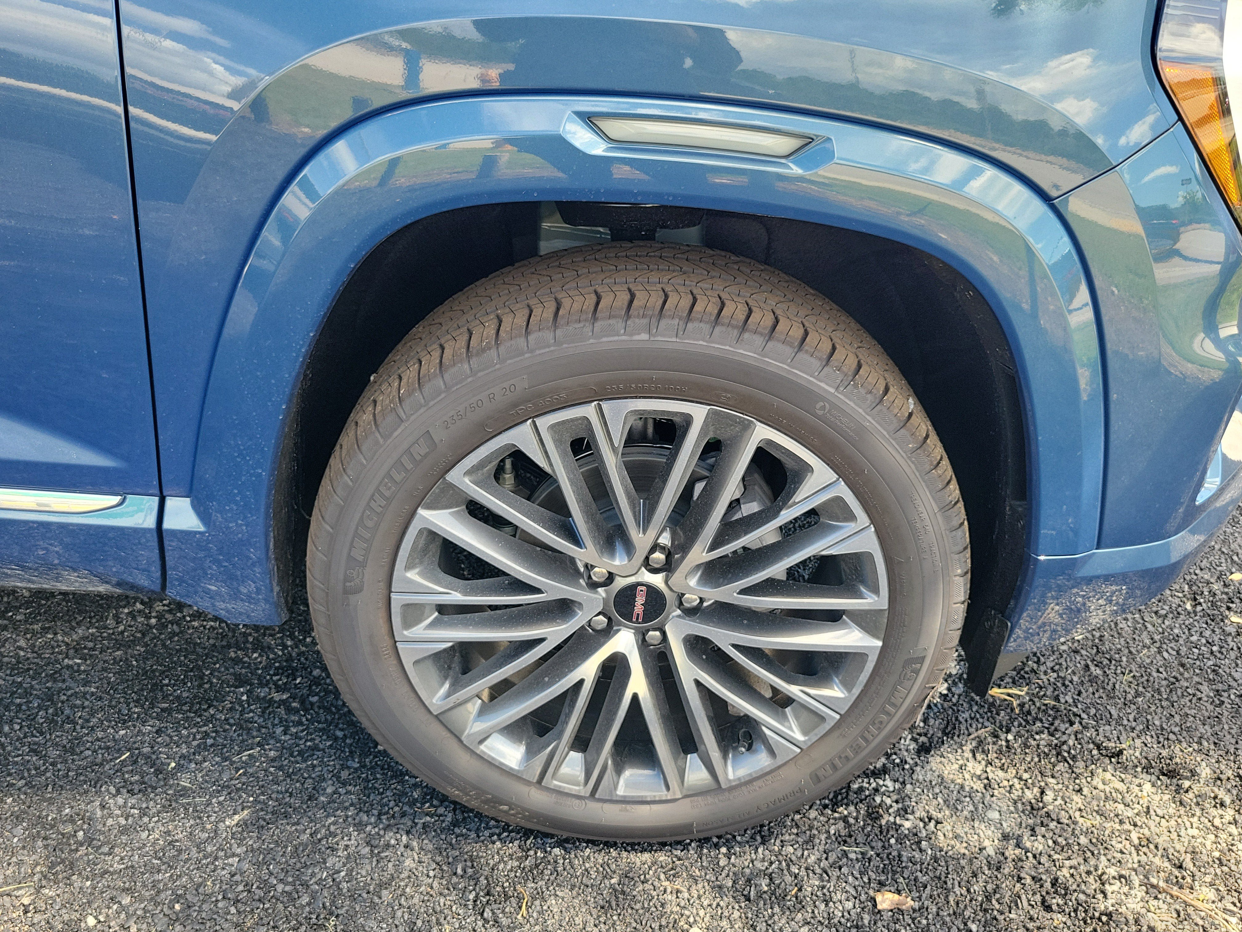New 2027 GMC Terrain Denali w/ LPO, Floor Liner Package AWD/4WD image 4