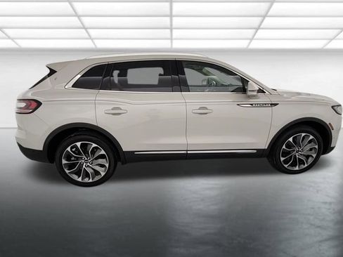 Used 2023 Lincoln Nautilus Reserve w/ Equipment Group 201A image 8