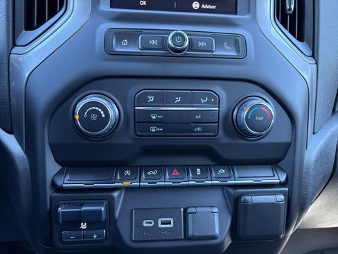 Used 2022 Chevrolet Silverado 1500 Custom image 30