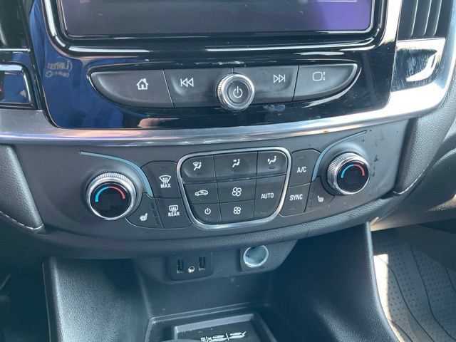 Used 2023 Chevrolet Traverse LT AWD/4WD image 7