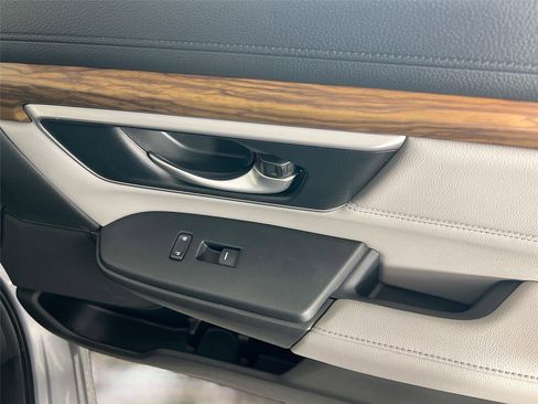 Used 2019 Honda CR-V Touring image 32
