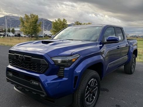 New 2025 Toyota Tacoma TRD Sport image 3