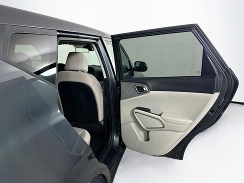 Used 2022 Kia Soul LX w/ Technology Package FWD image 28