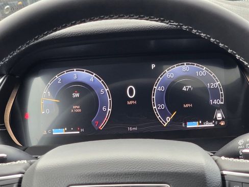 New 2025 Jeep Grand Cherokee Altitude image 22