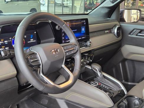 Used 2024 Chevrolet Colorado ZR2 w/ ZR2 Convenience Package III image 13
