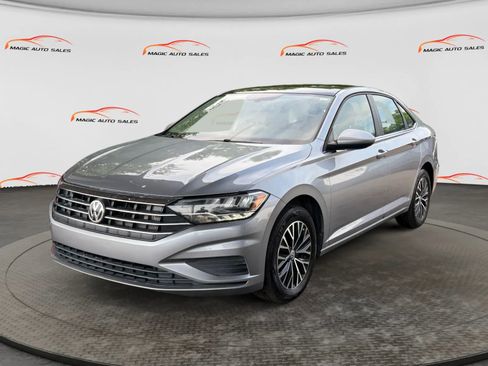 Used 2019 Volkswagen Jetta SE FWD image 1