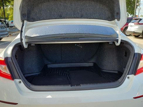 Used 2019 Honda Accord EX image 9