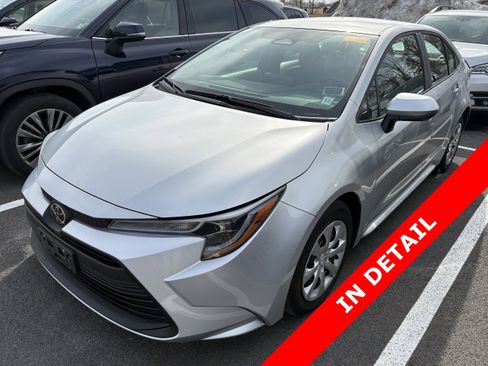 Used 2023 Toyota Corolla LE image 1