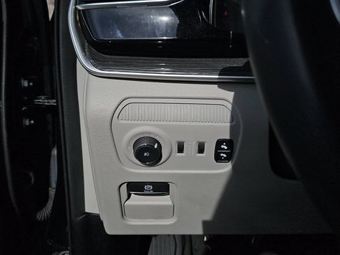 Used 2022 Jeep Wagoneer Series III w/ Premium Group I AWD/4WD image 24