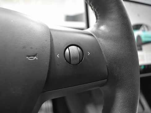 Used 2023 Tesla Model 3 Performance image 27