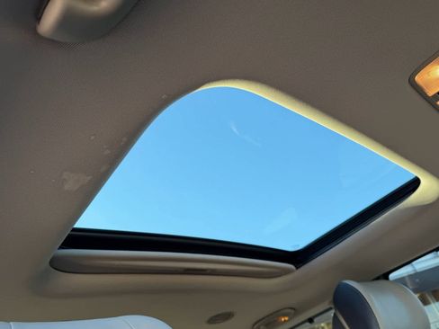 Used 2018 Kia Sedona SX Limited w/ SX Limited Prestige Package image 16