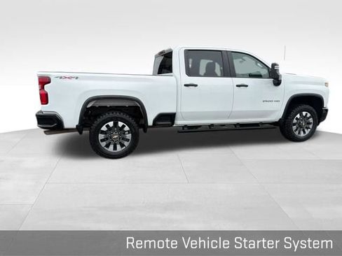 Used 2021 Chevrolet Silverado 2500 Custom w/ Custom Value Package image 17
