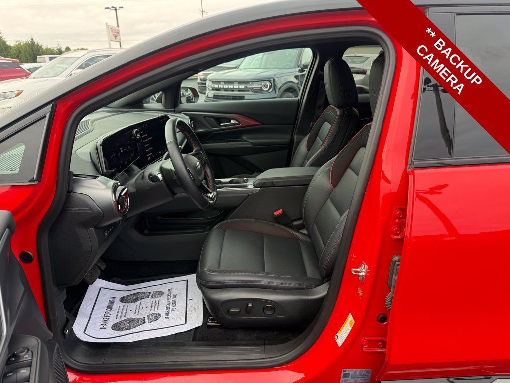 Used 2025 Chevrolet Equinox EV RS FWD image 13