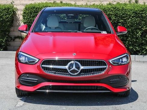 Used 2025 Mercedes-Benz C 300 4MATIC Sedan image 2