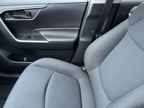 Certified 2019 Toyota RAV4 LE image 21
