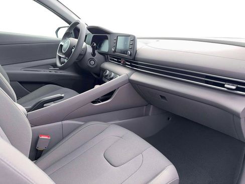 New 2026 Hyundai Elantra SE FWD image 16