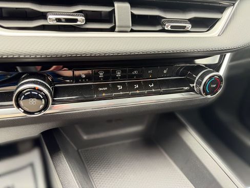 New 2026 Chevrolet Equinox LT FWD image 18